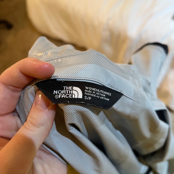 North Face Black Rain / windbreaker jacket - Picture 3 of 3
